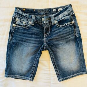 NWOT Miss Me 26” waist bermuda shorts rhinestone embellishments coastal vintage